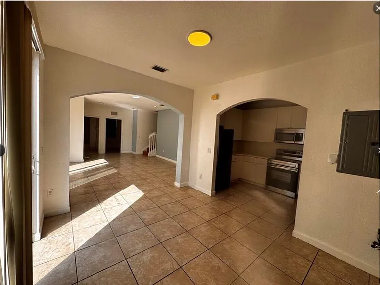 15746 SW 41st St — Photo 10