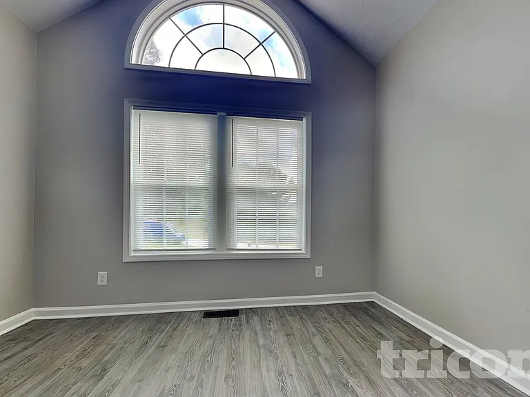 37 Abbotsford Dr — Photo 4