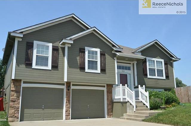 1st image of 410 NW Europa Dr