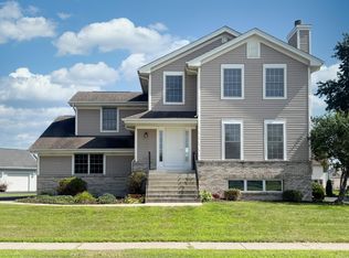 12297 Paisley Dr, Loves Park, IL 61111