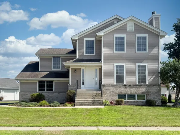 12297 Paisley Dr, Loves Park, IL 61111