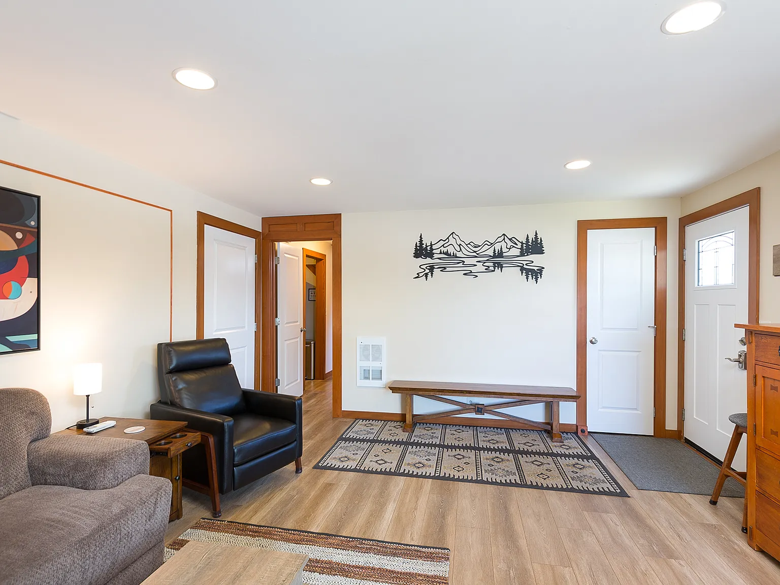 218 W Bell St — Photo 4