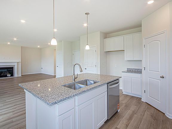 4th image of 272 Dowler Dr Lot 303