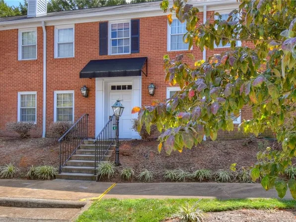 380 Hanover Arms Ct APT A, Winston Salem, NC 27104