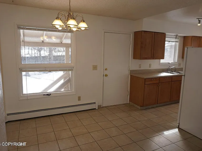 2935 Donington Dr — Photo 6