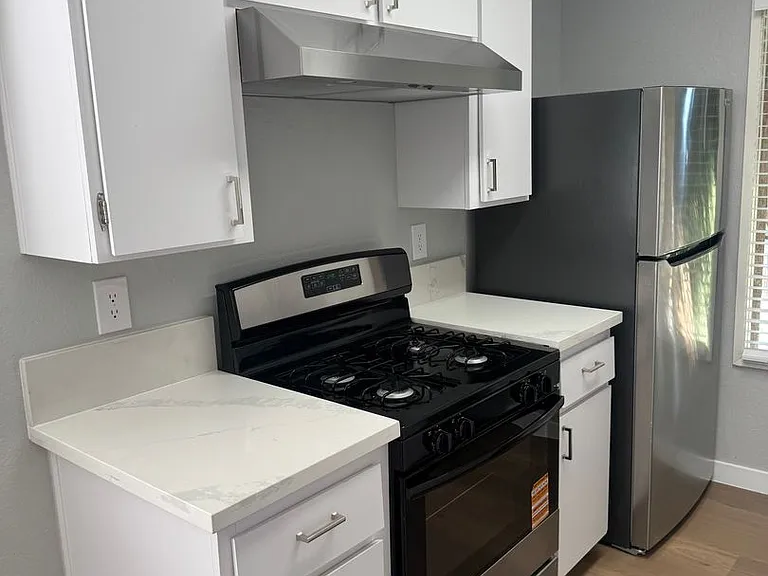 Harbor Terrace Apartments — Photo 3