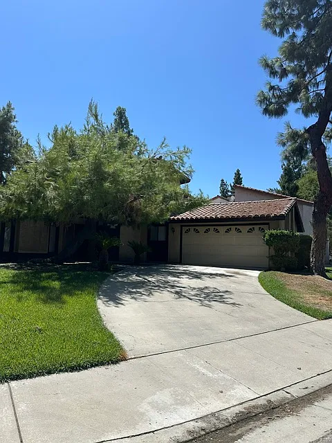 4162 Pinewood Lake Dr