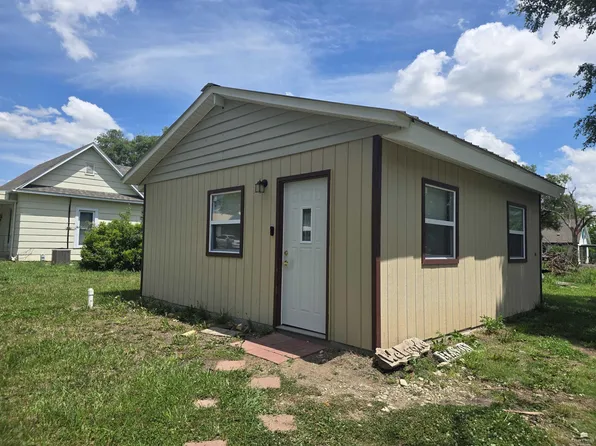 524 S East St #S, Herington, KS 67449