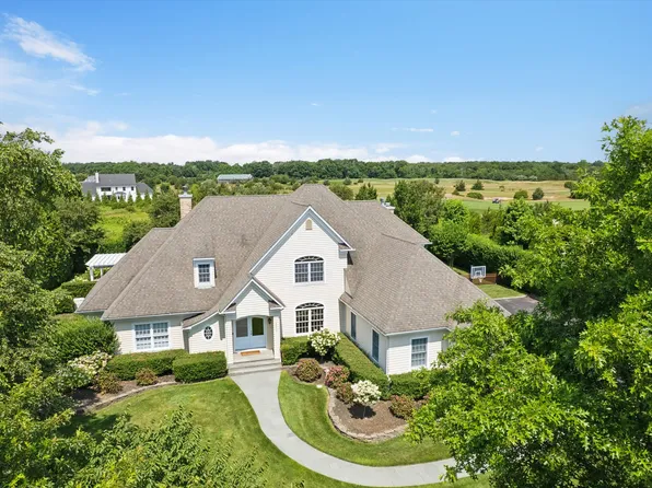 2675 Laurel Trl, Laurel, NY 11948