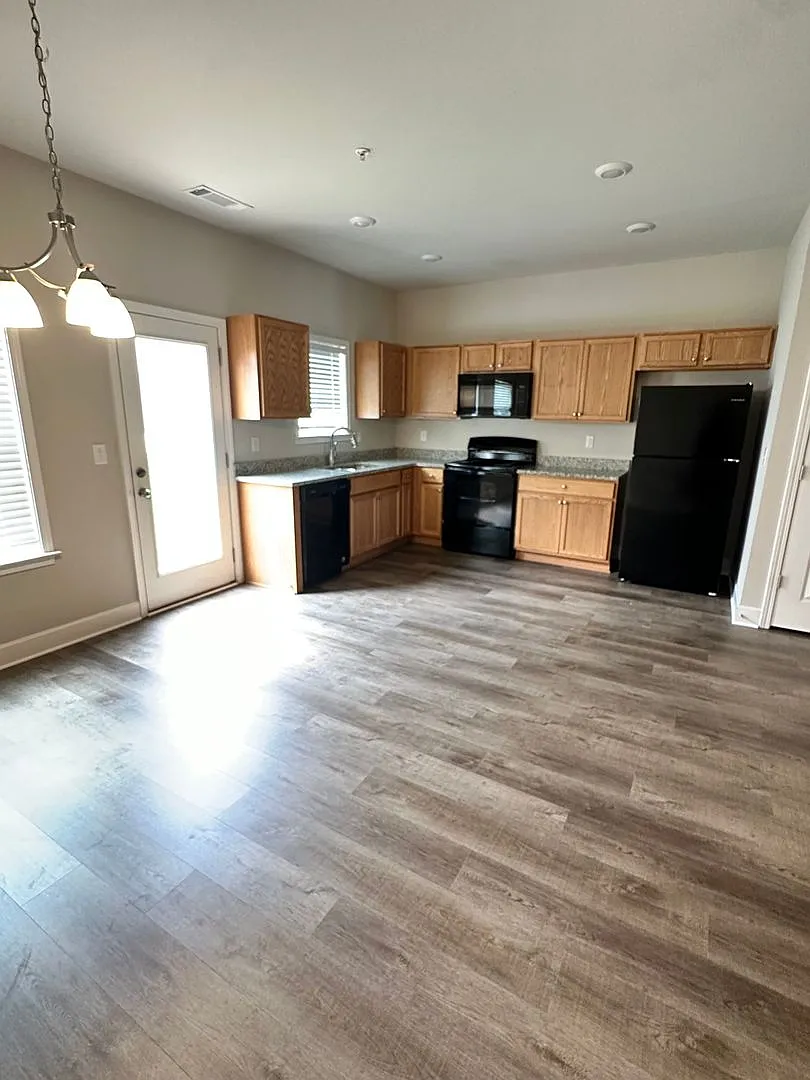 Townhome In Oakwood, GA! — Photo 3