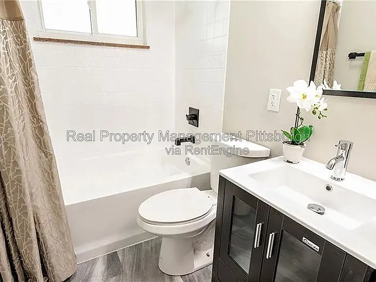 1307 Universal Rd — Photo 11
