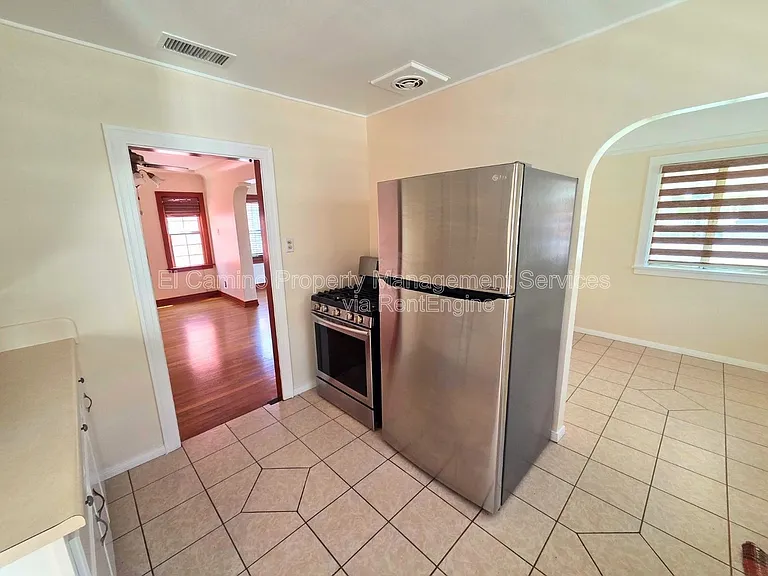 8446 California Ave #A — Photo 22