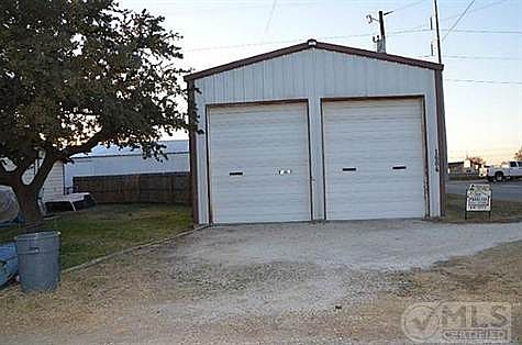 2nd image of 1604 Dragon Rd