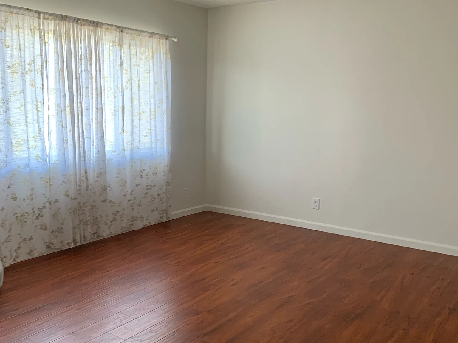1 bed, 650 sqft, $2,350 — Photo 2