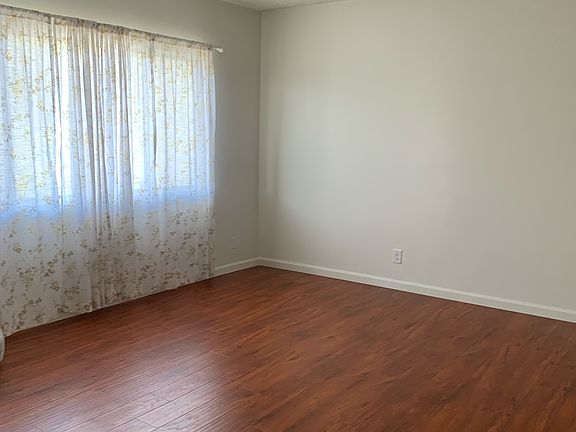 2nd image of 1910 Corinth Ave APT 5