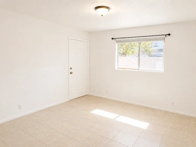 Beautiful Beck Ln Fourplex — Photo 39