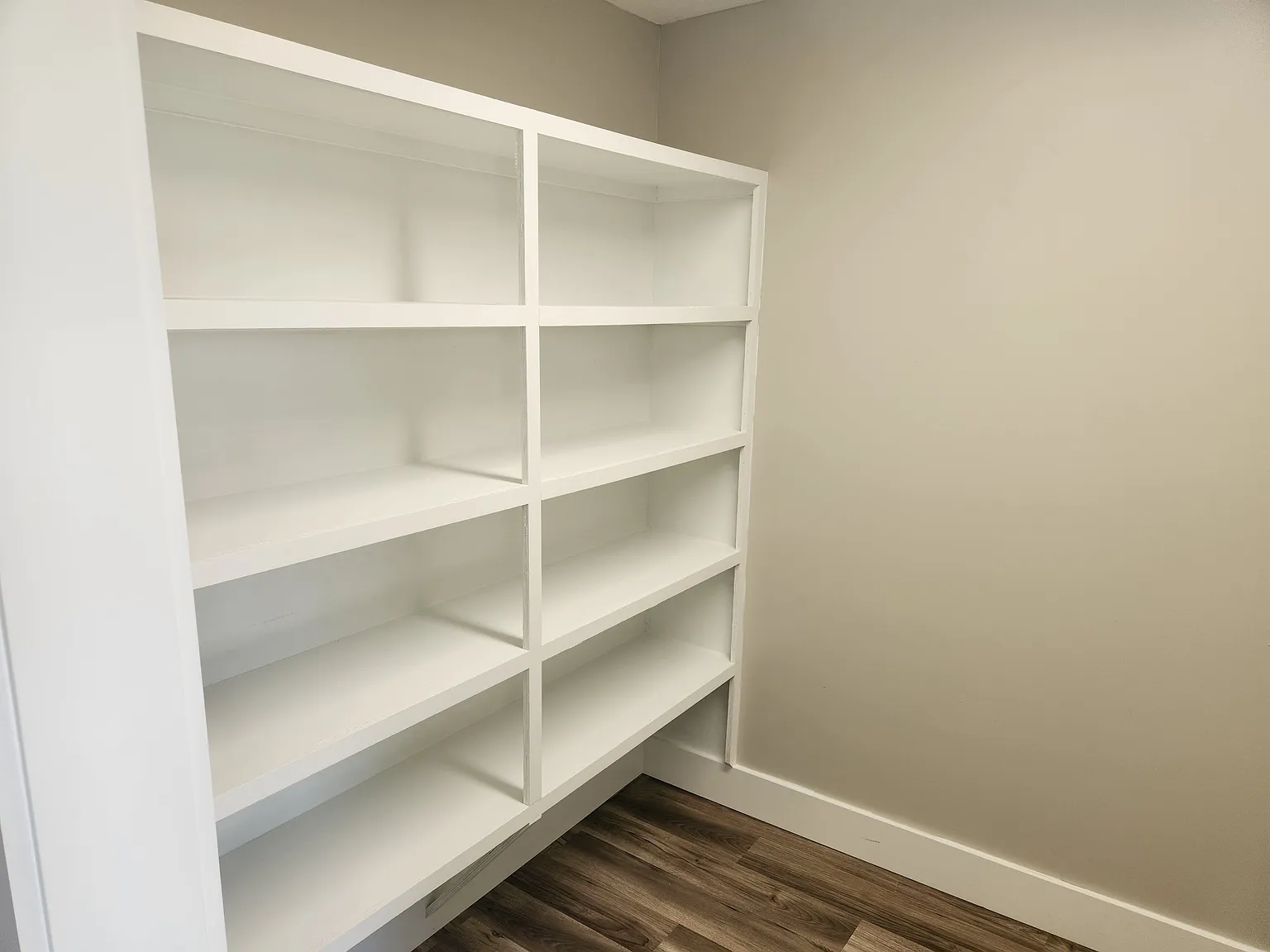 3 bed, 2.0 bath, 1199 sqft, $2,600 — Photo 3