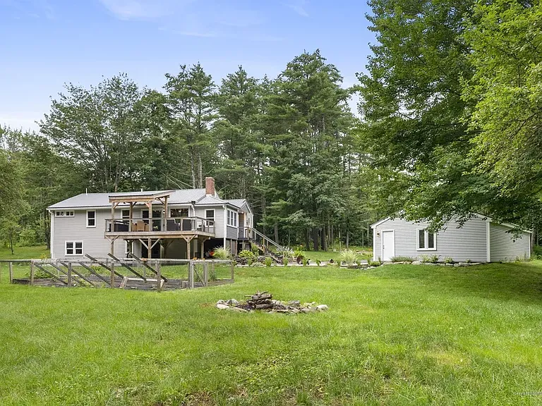 41 Middle Rd — Photo 32