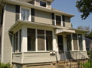627 S Jackson St, Batavia, IL 60510