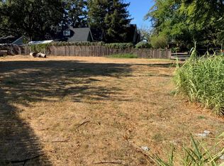 2075 Edgewater Rd, Sacramento, CA 95815