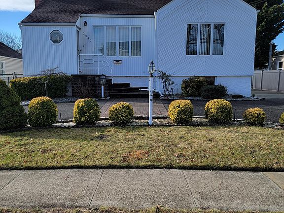 3rd image of 3340 Woodward St