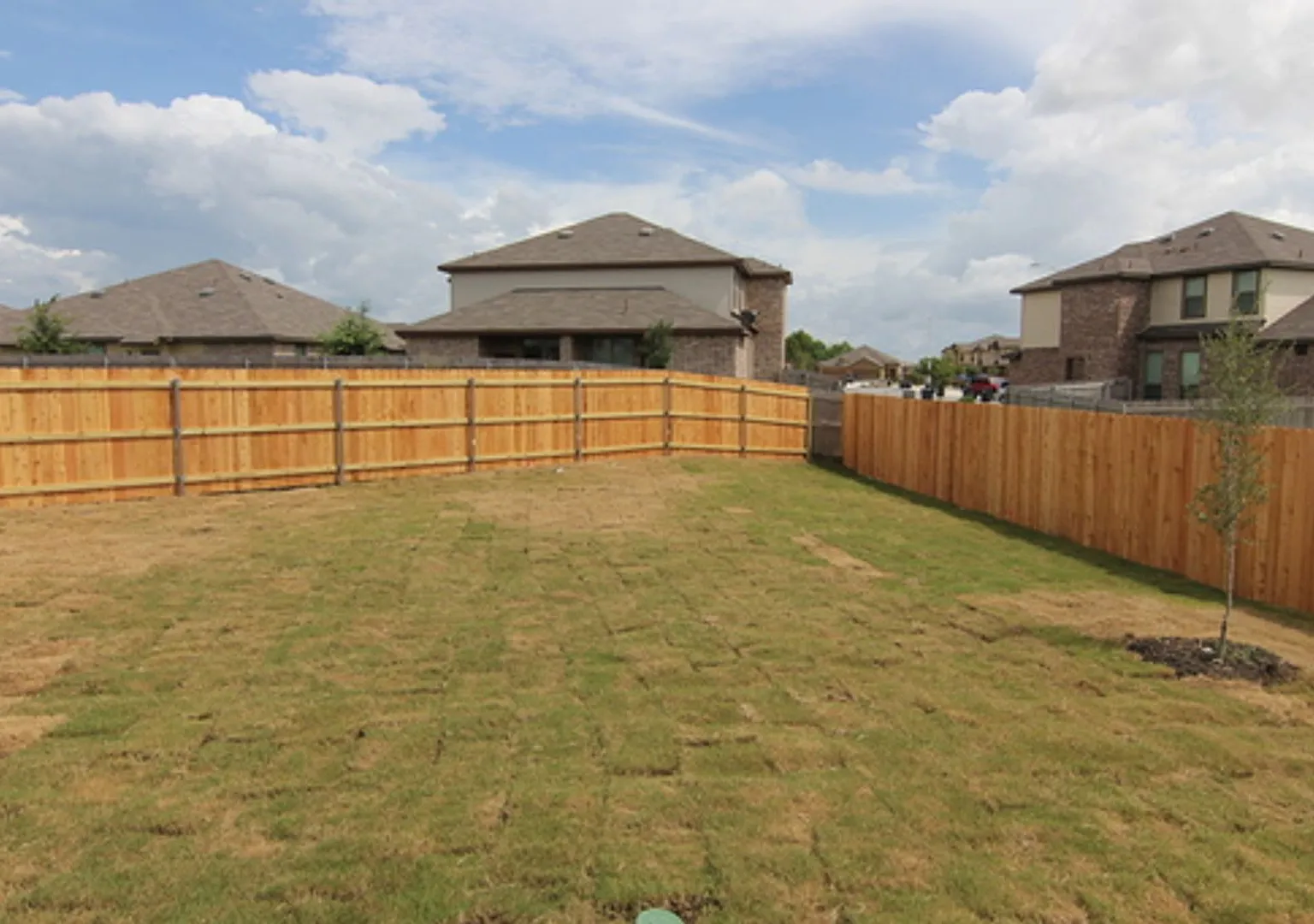 Beautiful 3 Bedroom Duplex Located in New Braunfels, Texas! — Photo 2