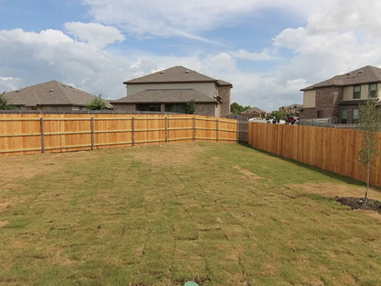 574 Creekside Frst — Photo 2