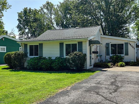 4th image of 24001 Hedgewood Ave