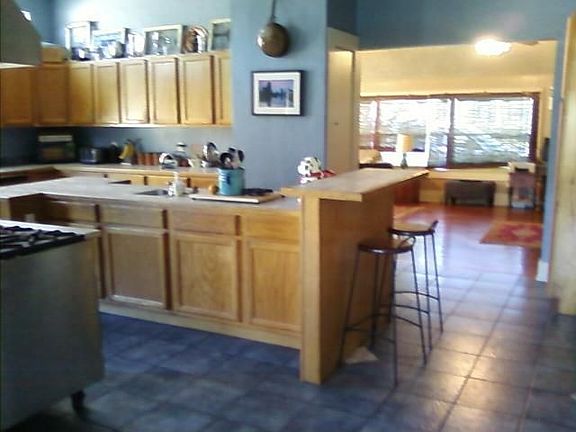 Island with prep sink