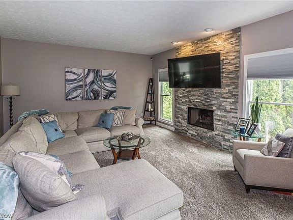 4th image of 293 Hathaway Dr