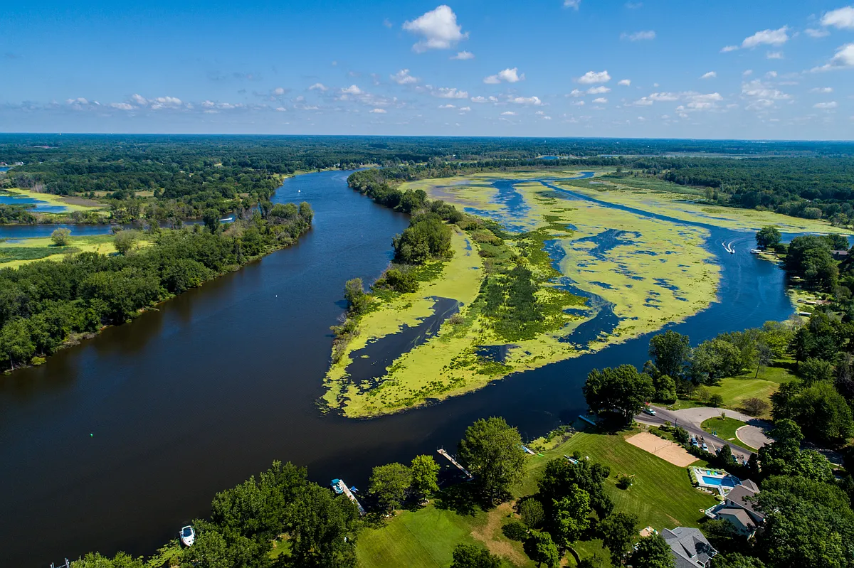 Building Photo - River Haven