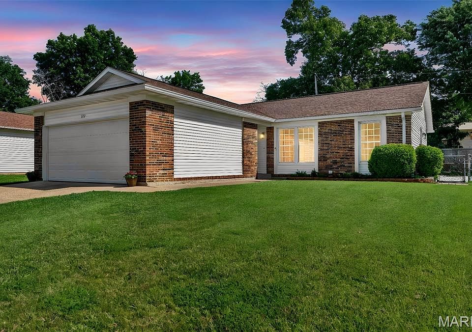 1st image of 375 Novara Dr