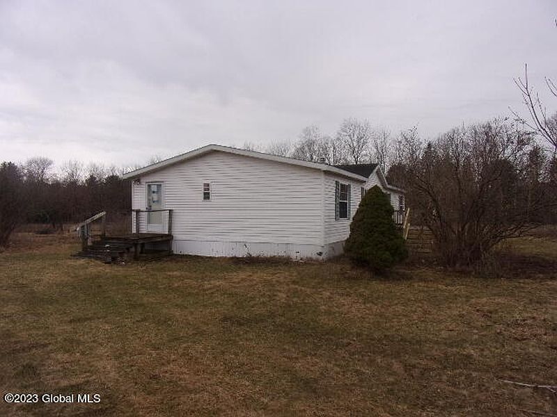 3rd image of 124 Shaftbury Hollow Road