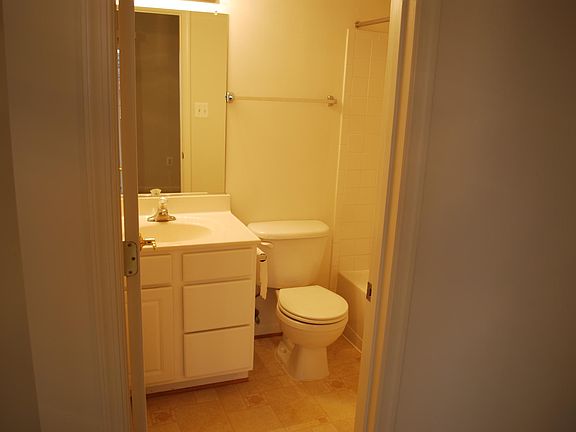 5th image of 21840 Cobble Pond Sq #42