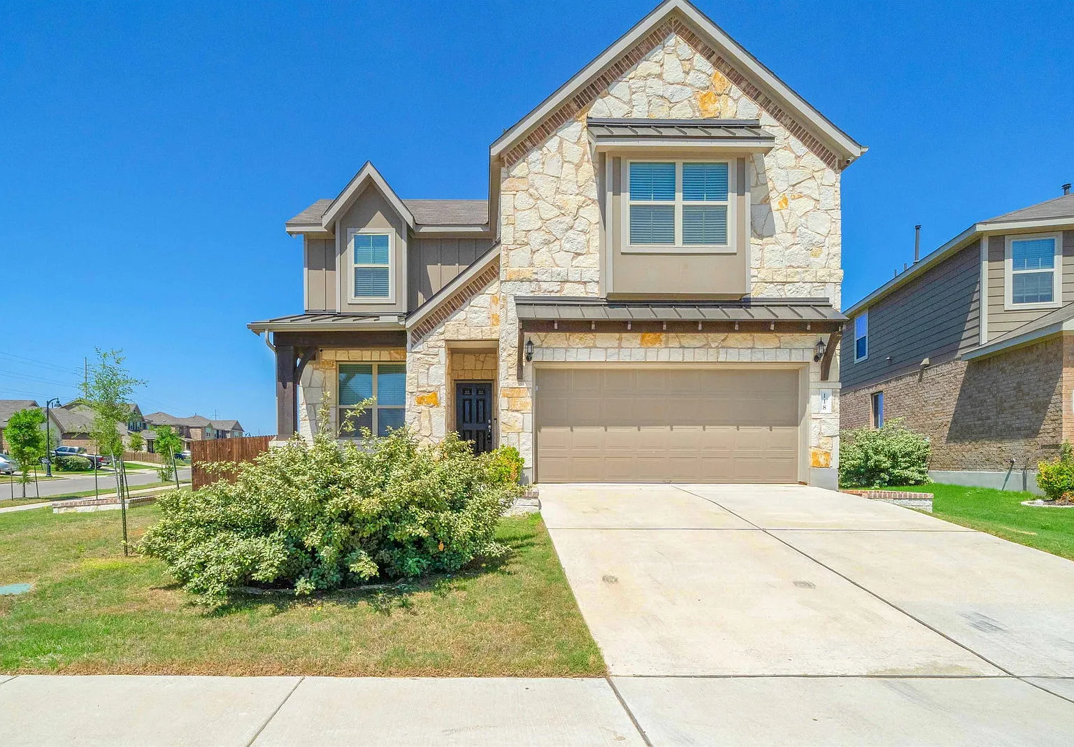 5 bed, 3.0 bath, 2752 sqft, $2,595 — Photo 1