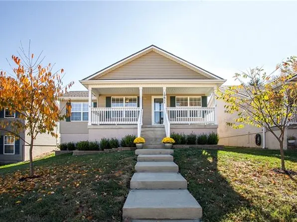 10611 Burton St, Sugar Creek, MO 64054