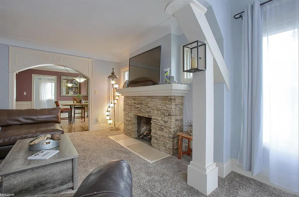 736 Gardenia Avenue - 1 — Photo 1