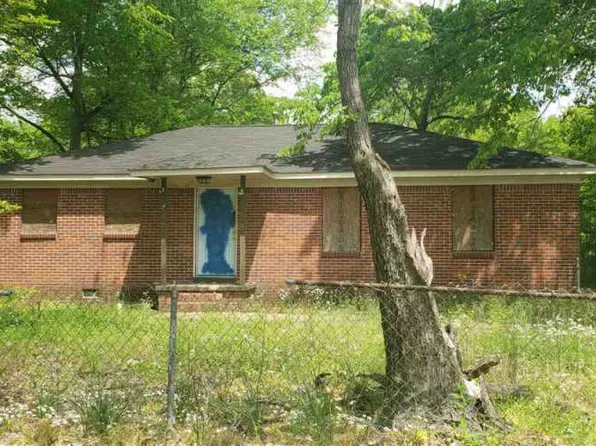 212 Boals Ave, Covington, TN 38019