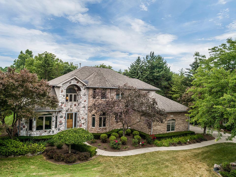 1st image of 17313 Rolling Woods Cir