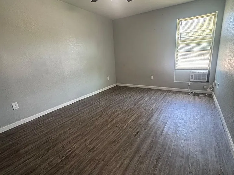 3802 Dabney Apartments — Photo 3
