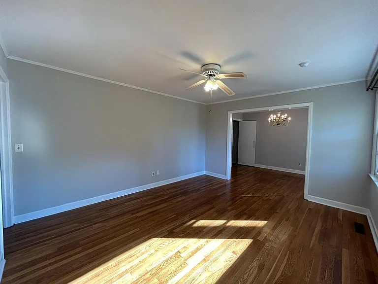 523 Colonial Dr — Photo 38