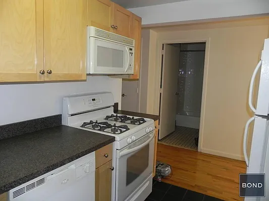 Rented by Bond New York | media 14