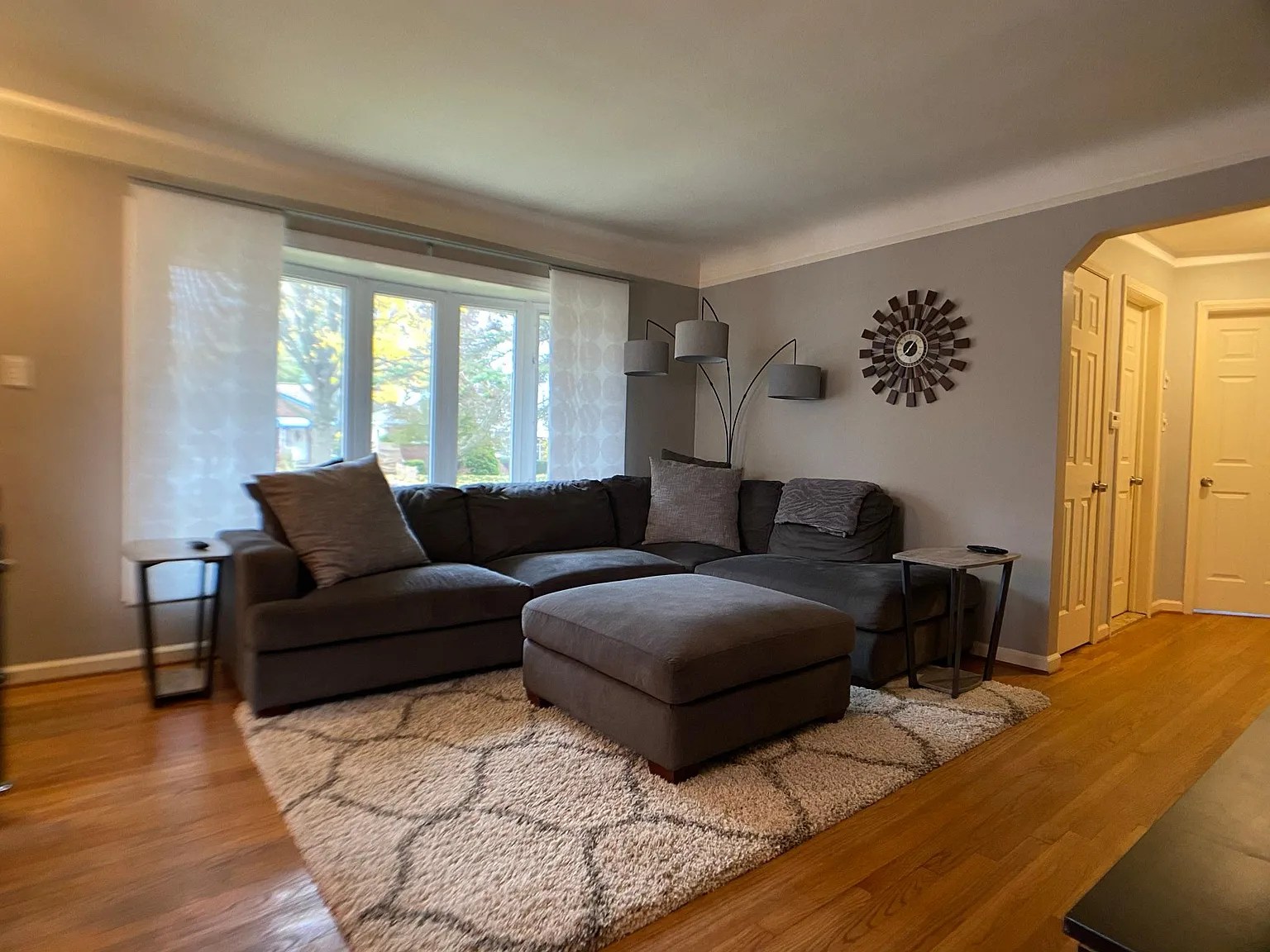 3 bed, 1008 sqft, $2,250 — Photo 3