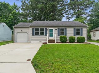 111 Lark Cir, Newport News, VA 23601