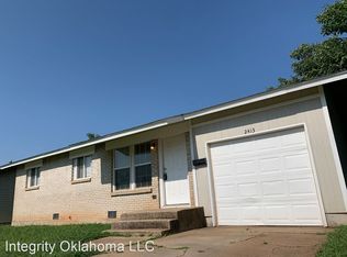 2413 Queensbury Rd, Moore, OK 73160