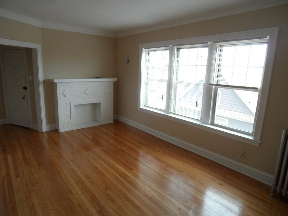 1st image of 1625 W Greenleaf Ave #3