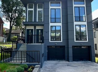 574 Art Ln #2, Ridgefield, NJ 07657