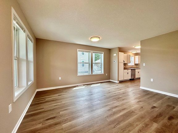 4th image of 9030 Park Ave S