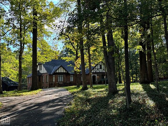 5th image of 1315 E Nettleton Ave