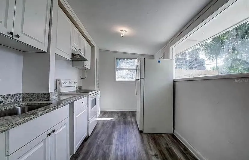 3 bed, 1200 sqft, $1,895 — Photo 4